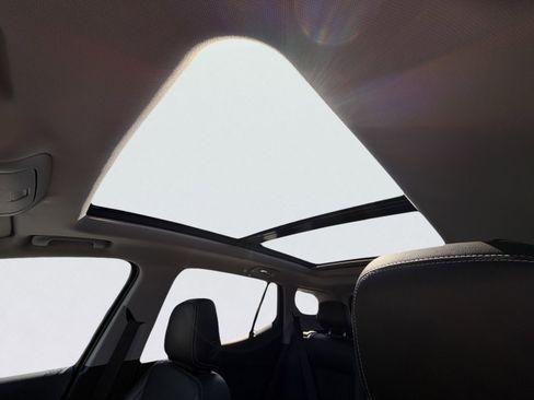 Used 2022 GMC Terrain SLT w/ Infotainment Package II image 4