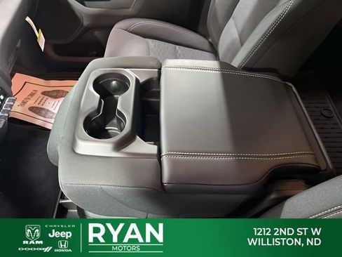 New 2026 RAM 1500 4x4 Crew Cab image 28