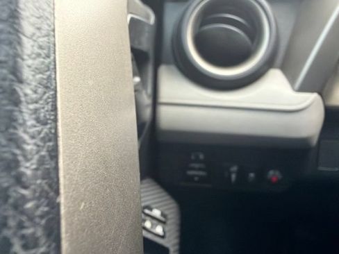 Used 2014 Toyota RAV4 LE FWD image 12