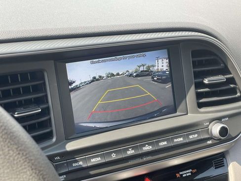Used 2020 Hyundai Elantra SEL FWD image 12