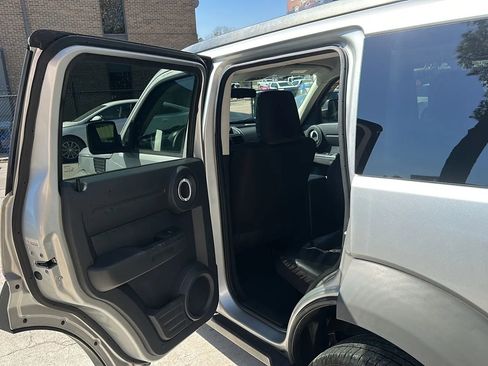 Used 2008 Dodge Nitro SXT image 19