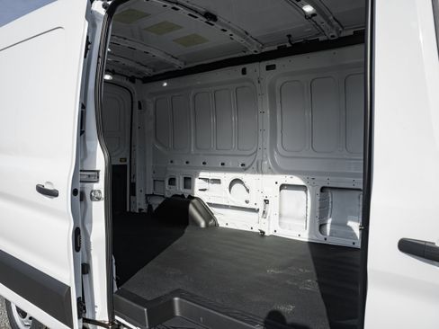 New 2026 Ford Transit 250 148 Medium Roof image 31