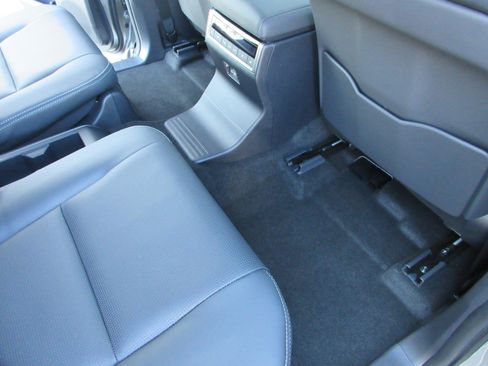 Used 2026 Lexus GX 550 550 Luxury+ w/ Cold Area Package image 24