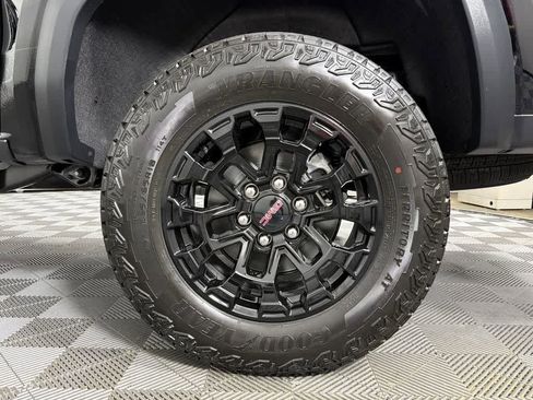 New 2026 GMC Canyon Elevation w/ Convenience Package image 33