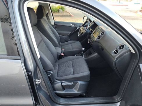 Used 2015 Volkswagen Tiguan S FWD image 11