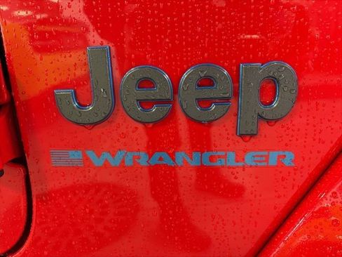 Certified 2025 Jeep Wrangler Unlimited Sahara image 8