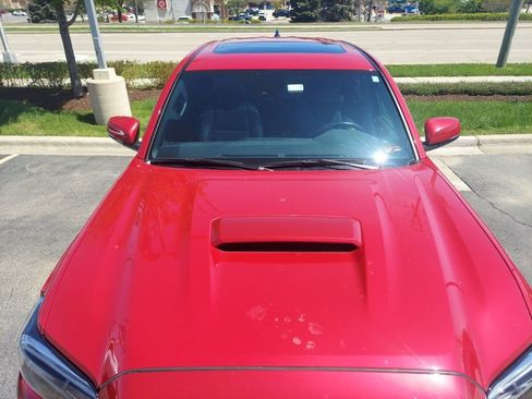 Used 2023 Toyota Tacoma TRD Sport w/ TRD Premium Sport Package AWD/4WD image 5