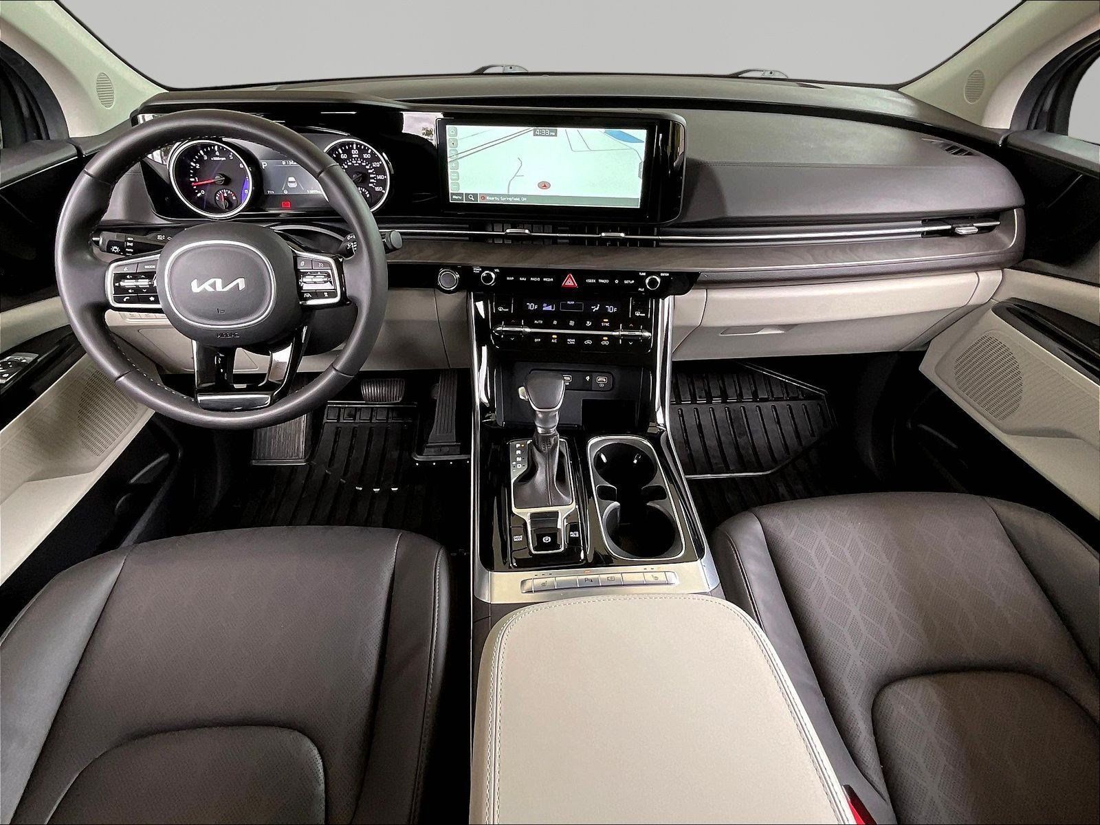 Used 2024 Kia Carnival EX FWD image 7