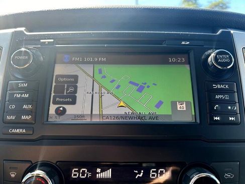 Used 2017 Nissan Titan SV image 17