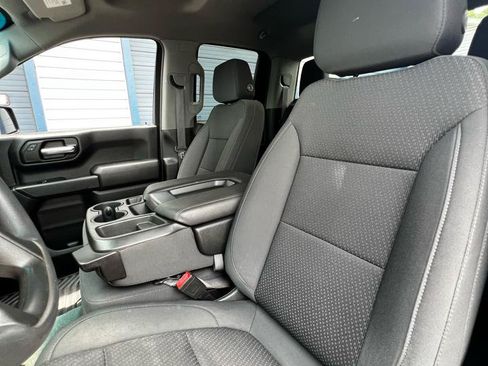 Used 2022 Chevrolet Silverado 1500 Custom AWD/4WD image 17