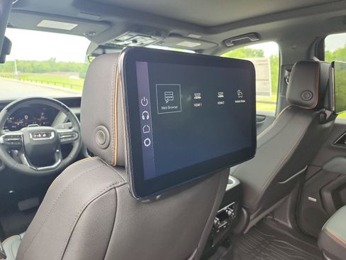 New 2026 GMC Yukon AT4 w/ AT4 Premium Plus Package AWD/4WD image 10