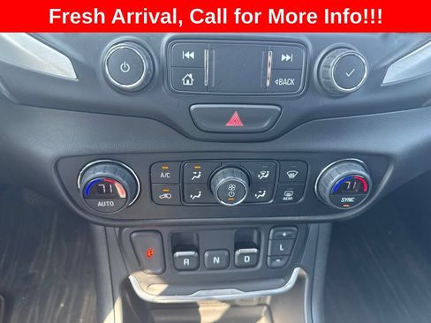 Used 2021 GMC Terrain SLT w/ Infotainment Package II AWD/4WD image 7