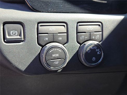 Used 2024 Chevrolet Silverado 1500 LT image 21