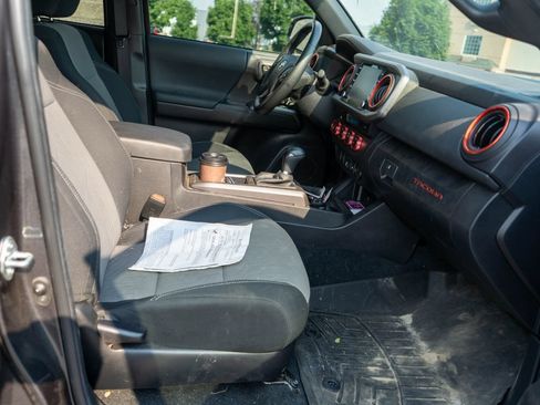 Used 2023 Toyota Tacoma TRD Off-Road AWD/4WD image 10