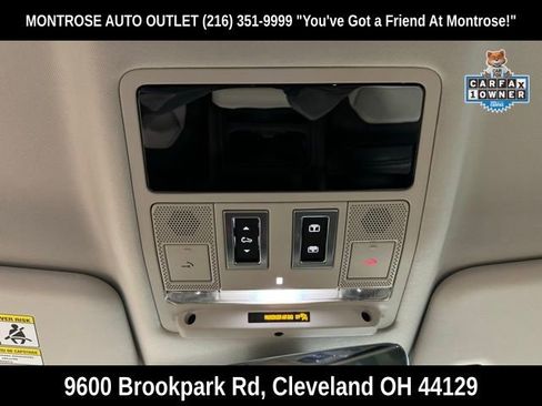 Used 2024 Land Rover Defender 130 X-Dynamic SE image 22