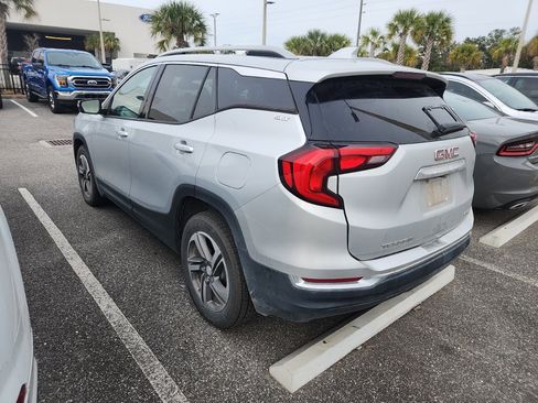 Used 2021 GMC Terrain SLT image 2