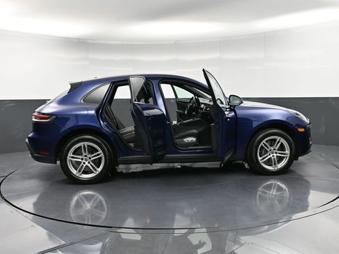 Certified 2025 Porsche Macan image 36