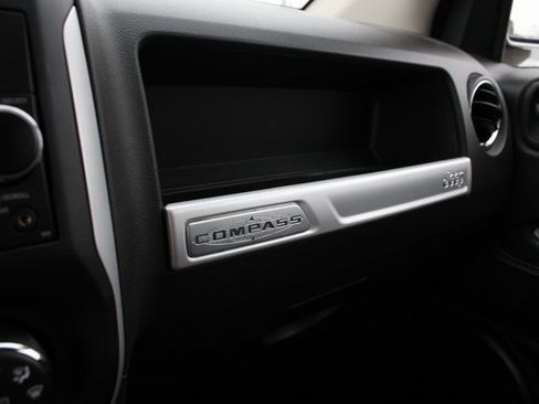 Used 2016 Jeep Compass Latitude image 6