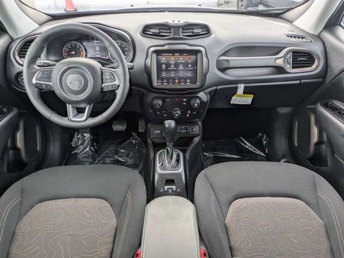 Used 2023 Jeep Renegade Latitude w/ Sun/Sound Group AWD/4WD image 14