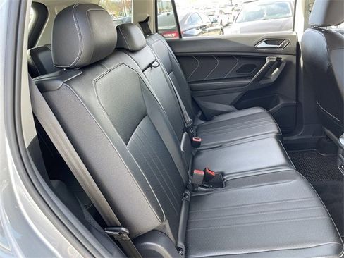 Used 2022 Volkswagen Tiguan SE image 29