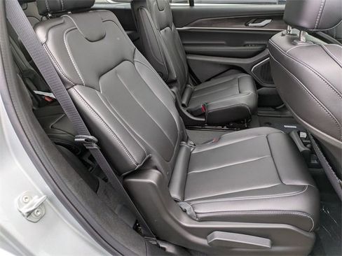 New 2025 Jeep Grand Cherokee L Limited w/ Black Appearance Package image 30