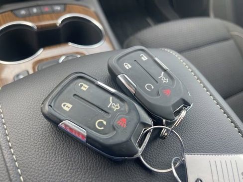 Used 2023 GMC Acadia SLE w/ Driver Convenience Package image 36