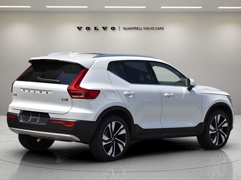 Certified 2025 Volvo XC40 B5 Ultra w/ Protection Package Premier image 4