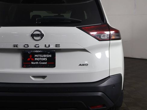 Used 2021 Nissan Rogue S AWD/4WD image 13
