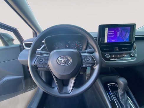 Used 2025 Toyota Corolla LE FWD image 11