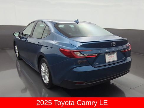 Used 2025 Toyota Camry LE w/ Convenience Package FWD image 4