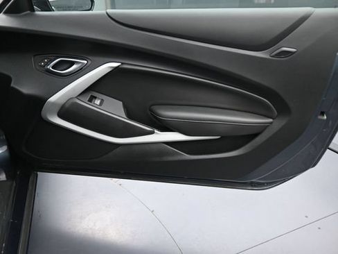 Used 2020 Chevrolet Camaro SS RWD image 13