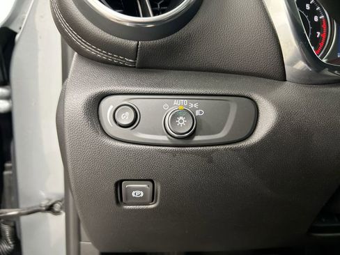 Used 2025 Chevrolet Blazer LT image 18