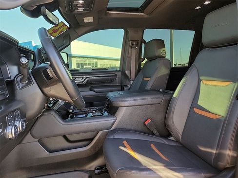 Used 2025 GMC Sierra 2500 AT4 w/ AT4 Premium Plus Package image 19