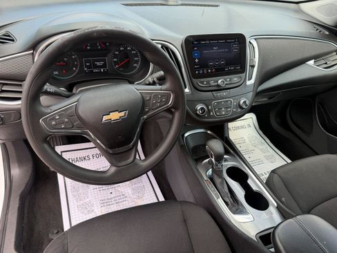 Used 2021 Chevrolet Malibu LT FWD image 11