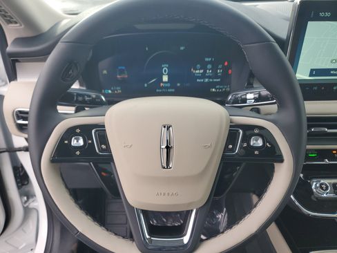 New 2026 Lincoln Corsair Premiere image 16