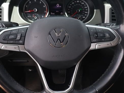 Used 2020 Volkswagen Atlas Cross Sport SE FWD image 19