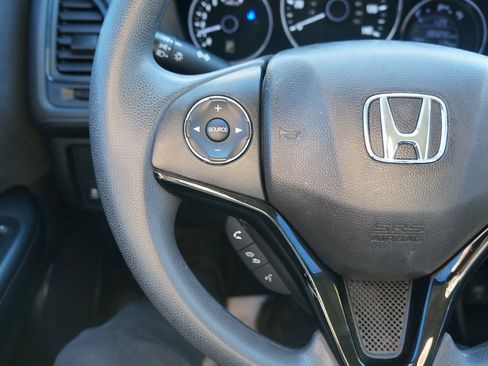 Used 2019 Honda HR-V LX image 18