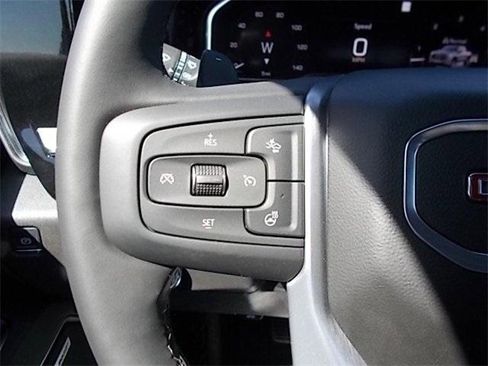 New 2025 GMC Sierra 1500 SLT image 18