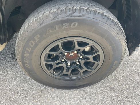 Used 2020 Toyota Tacoma SR5 RWD image 5