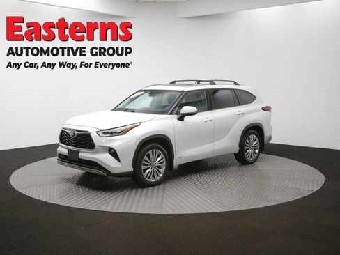 Used 2024 Toyota Highlander Platinum AWD/4WD image 62