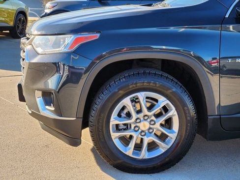 Used 2020 Chevrolet Traverse LT image 15