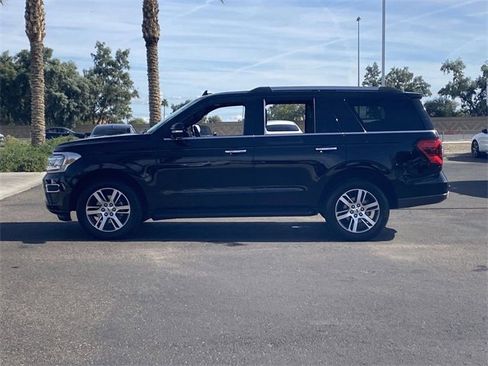 Used 2024 Ford Expedition Limited image 9