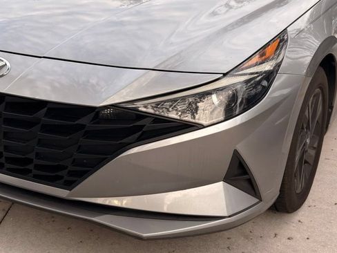 Used 2021 Hyundai Elantra SEL FWD image 5