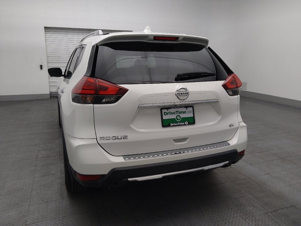 Used 2017 Nissan Rogue SV w/ SV Premium Package FWD image 6