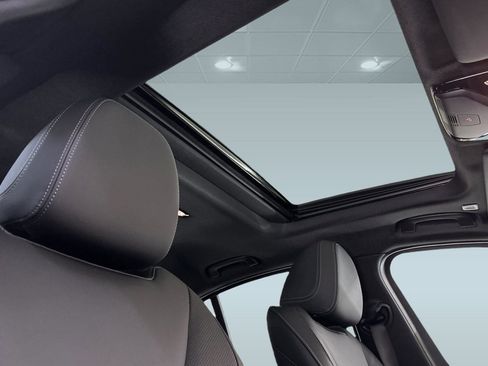 Used 2025 BMW 330i Sedan w/ Convenience Package image 14