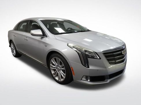 Used 2019 Cadillac XTS Luxury image 8