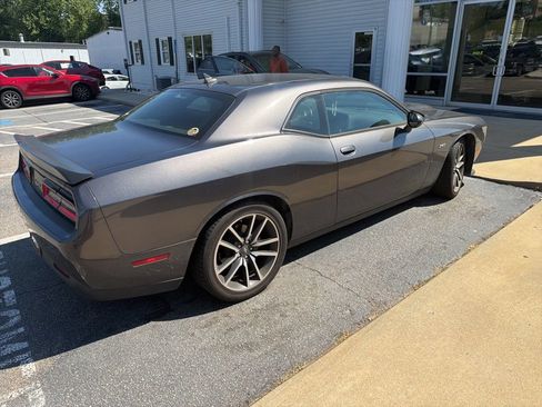 Used 2023 Dodge Challenger R/T RWD image 5