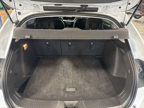 Used 2025 Chevrolet Trax LT w/ LT Convenience Package image 10