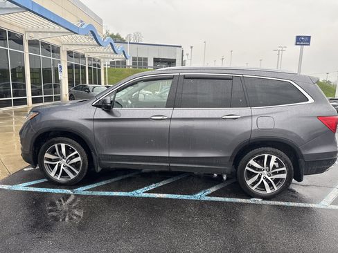 Used 2017 Honda Pilot Touring image 2