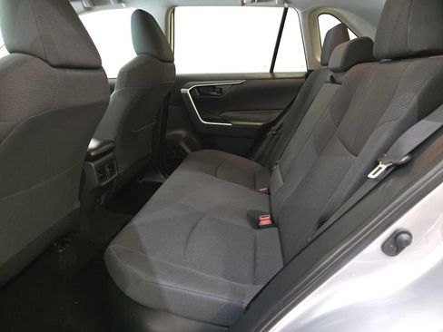 Used 2019 Toyota RAV4 LE w/ Carpet Mat Package AWD/4WD image 22